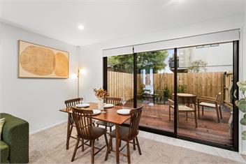 Secure Quiet CBD Townhouse | Free Parking + EV  - 