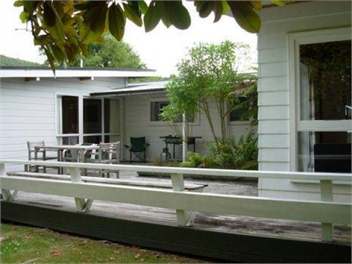 Kinloch lakefront -