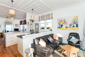  Absolute Beach Front wainui House - 