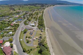 Family Executive Bach - Golden Bay