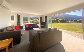 Peaceful, Warm, Sunny Lake Hawea Home - Wanaka