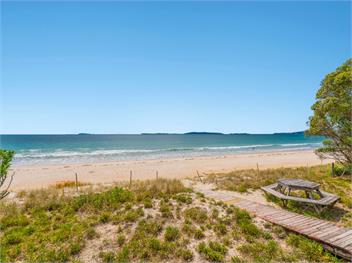 Poppy's Beach House (Bachcare) - Whangapoua
