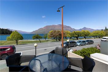 Lakefront Gem | Absolute Waterfront - Queenstown
