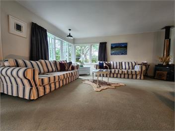 La Petite Ferme Manor - Spacious Garden Holiday Home - Kerikeri