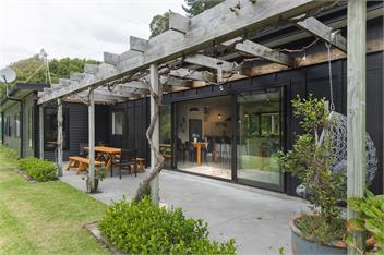 Valley View Retreat - Gisborne