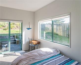 Beachfront Getaway (Bachcare) - Waikanae Beach