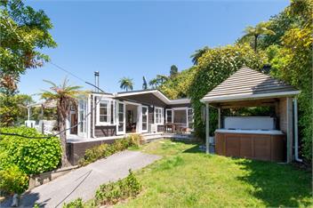 Kiwiana Bach (Bachcare) - Lake Tarawera