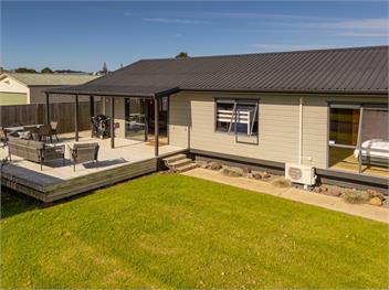 Seabreeze Surf House (Bachcare) - Whitianga