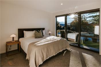 The Clearview House | Lake Views | Spa Pool | Sleeps 9 - WANAKA
