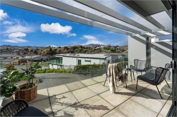 The Moorings Apartment 5 - a stone's throw from the lake! - Taupo