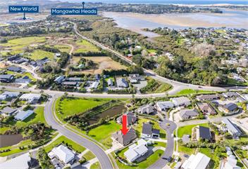 Stroll to Mangawhai Markets & Estuary - Mangawhai