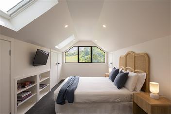 Coronet Peak View | 3BR Home with Hot Tub & Garden - Queenstown