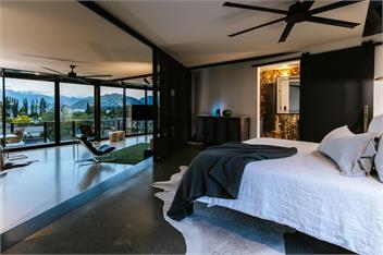 Tawera | Couples Retreat | Lake Views - Wanaka