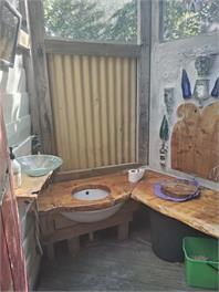 THE MUD HOUSE -