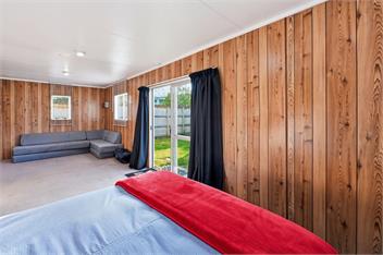 Wharewaka Bach (Bachcare) - 