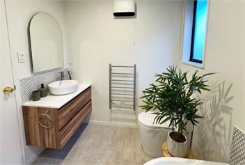 Lakeside Ōhau | Panoramic Lake & Mountain Views -