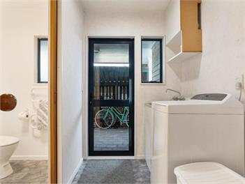 A TIME TO UNWIND IN WHANGAMATA-115B BARBARA AVENUE WHANGAMATA -