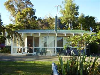 Sunny Family Style Bach/Holiday Home - Marlborough Sounds