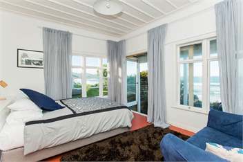 Absolute Beach Front wainui House - 