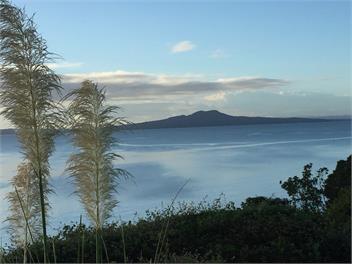 Sunny Beach Retreat - Auckland