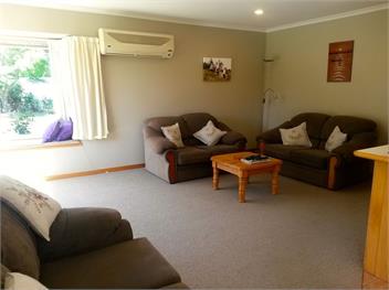 Summer Retreat (Bachcare) - Blenheim