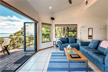 CrossTrees Chalet (Bachcare) - Waiheke Island
