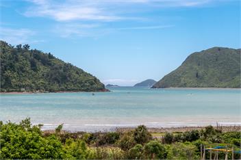 Seaside Holiday Haven - Okiwi Bay