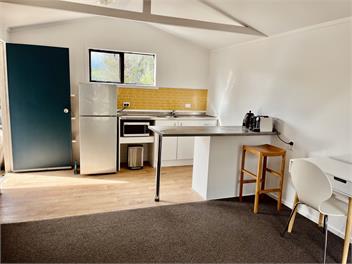 Sunny & Spacious Palm Beach Studio - Waiheke