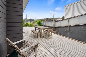 Relax on Dillon (Bachcare) - Waihi Beach