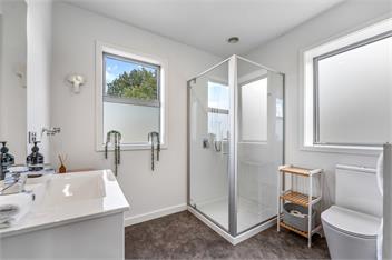 Hideaway at the Bay - Spa Pool, Premium Property, Walking distance to the Lake - Taupo