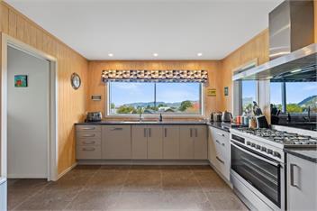 Lake Life Kinloch (Bachcare) - Taupo