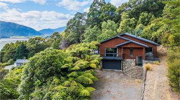 Tepuia Daze (Bachcare) - Picton