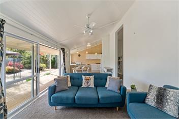 Kinloch Hideaway - 3bdrms, family friendly, close to lake! - Taupo