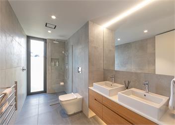 Willow Waters | Lakeside luxury with all day sunshine - Queenstown