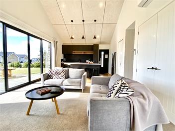 The Schist Cabin - Twizel