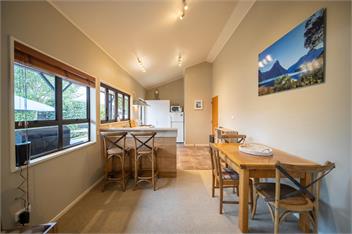 Townhouse Retreat (Bachcare) - Te Anau
