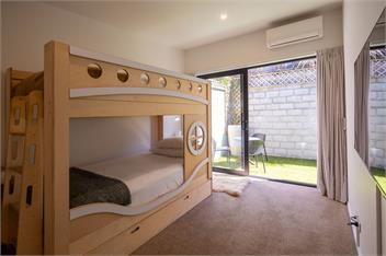 Fantastic 4 BDR Home | AC | WI-FI | Coffee Machine - Queenstown