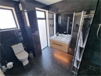 Vues on Angelo | 3BR Home, Lake & Remarkables View - Queenstown