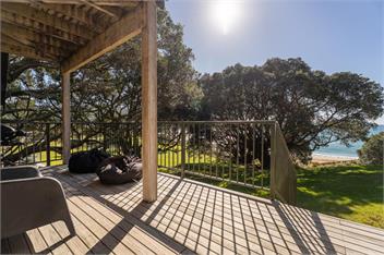The Beachfront Bach - Ultimate Beachfront  - Onemana