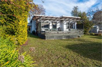 Wharewaka Bach (Bachcare) - 