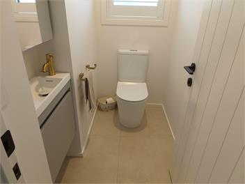 Central Cromwell Charm -