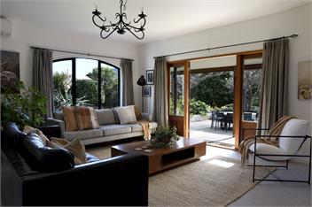 SPACIOUS BEAUTIFUL NGAKUTA BAY -