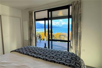 Lakeside Ōhau | Panoramic Lake & Mountain Views -