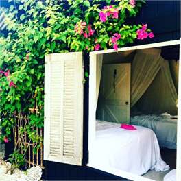 The Boat House- PRIVATE BEACH -