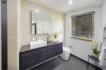 'Beach Views' - Executive Waterfront Holiday Home - Nelson