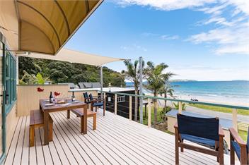 Taupo Bay Beach Front House - Taupo Bay Northland