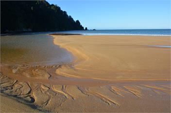 Jed's Tata Beach Bungalow - Takaka