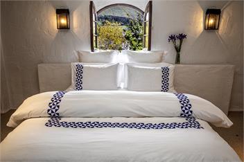Villa South Pacific | Sleeps 10 | Swimming Pool | Spa Pool | Tennis Court | Amazing Views - Wanaka