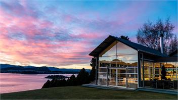 Whare Kea | Sleeps 12 | Lakefront Location | Amazing Views - Wanaka