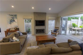 Near new Executive Home - Auckland